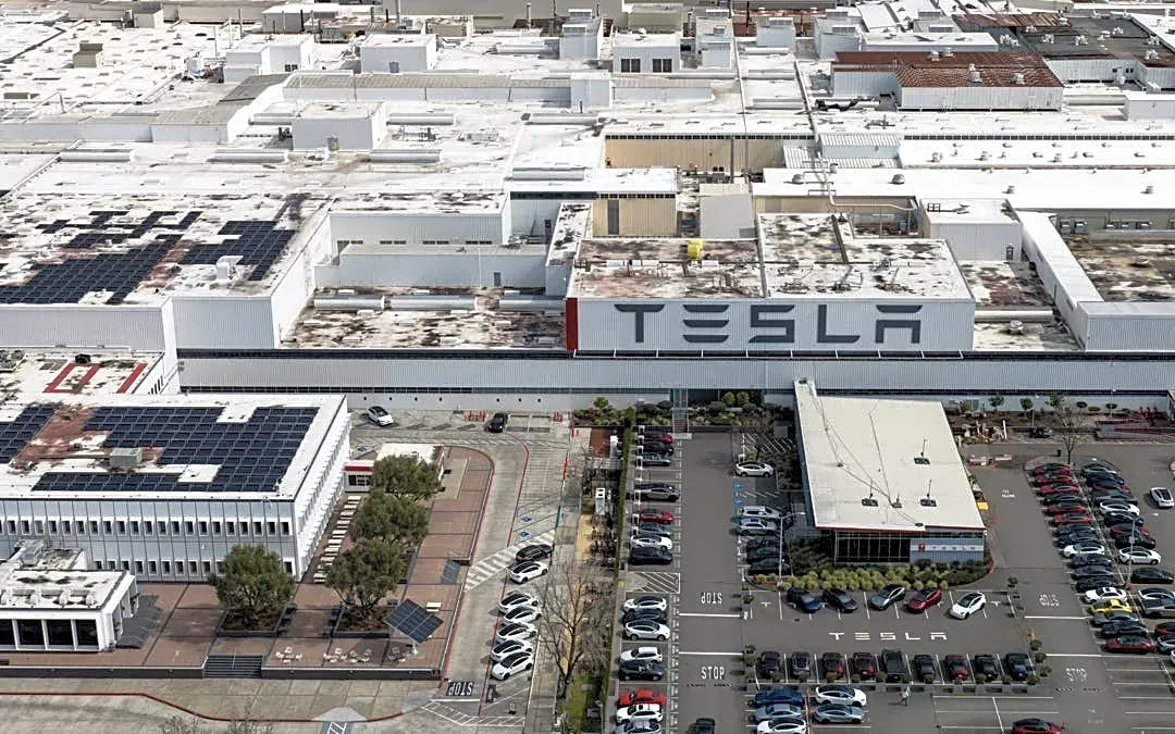Elon Musk doubles down on the Roadster with SpaceX thrusters