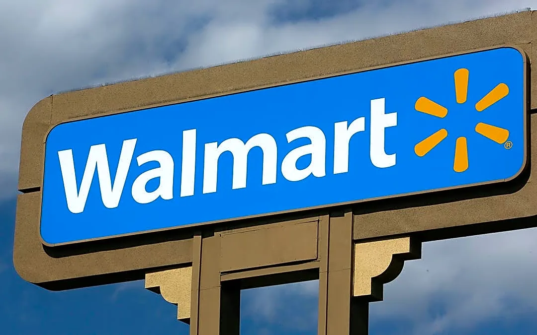 Walmart’s $18 Swarovski rose earrings come in three shades of gold