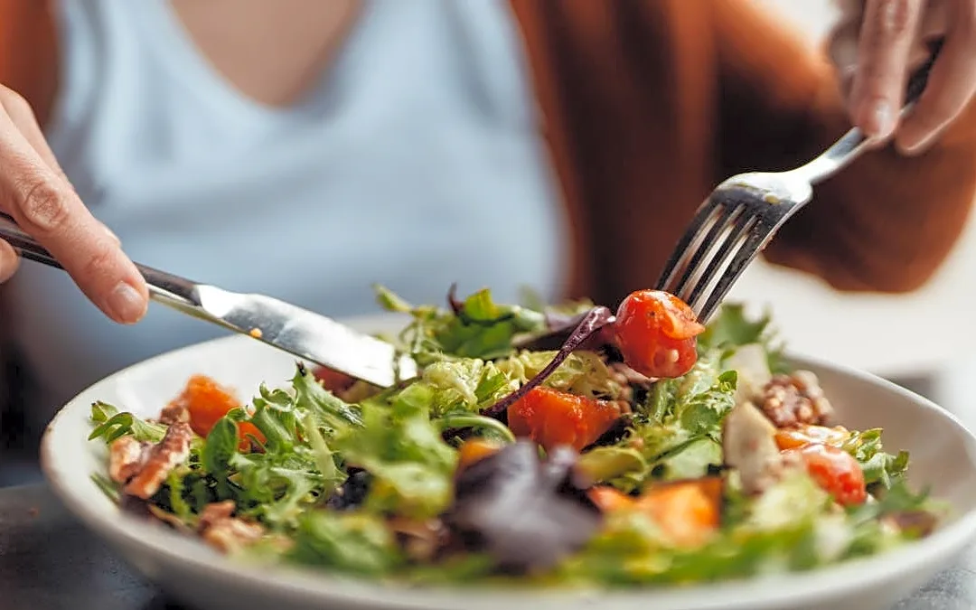 Bankrupt drive-thru chain Salad and Go makes comeback