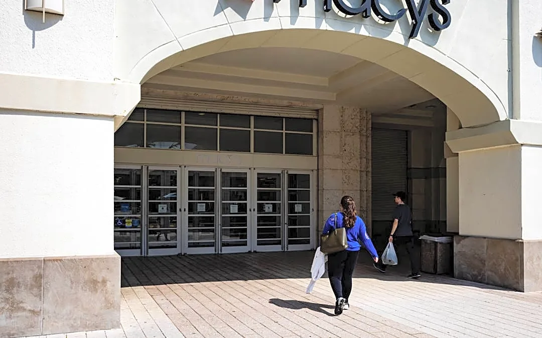 Macy's is selling a $100 8-piece comforter set with sheets for $33