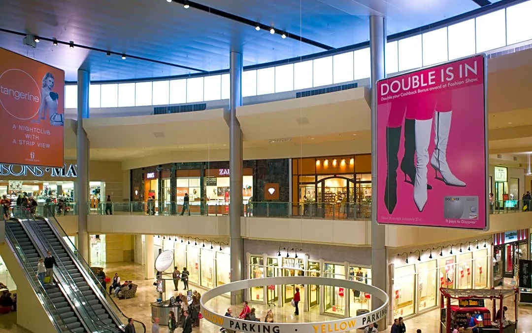 The last mall music chain keeps shrinking