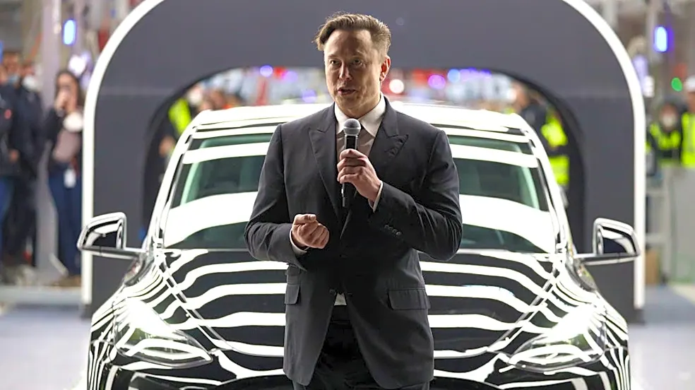 Elon Musk sends a strong memo to SpaceX and Tesla stock investors
