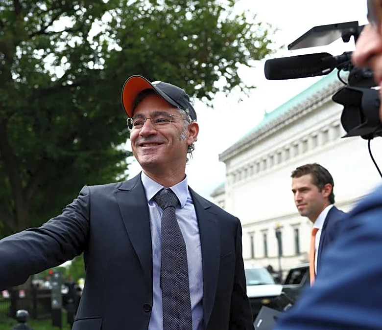 Palantir is one of just 3 crushed S&P 500 stocks up for the year