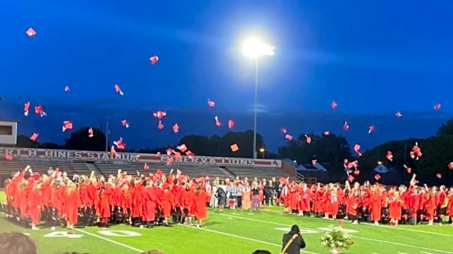 Minerva seniors encouraged to take risks, show gratitude at graduation