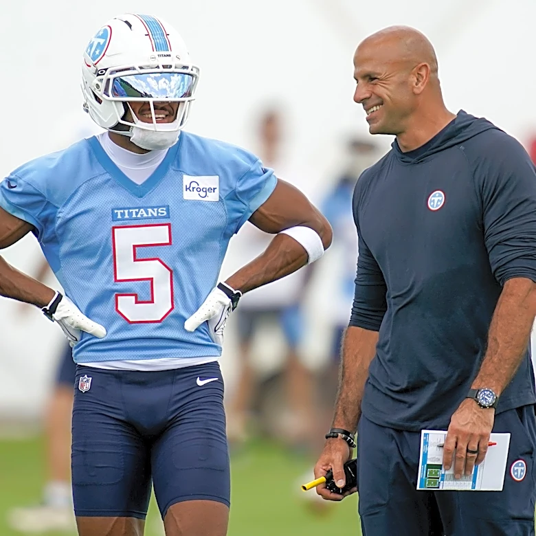 Watch: Titans' Elic Aymanor leads charge to defend Wan'Dale Robinson