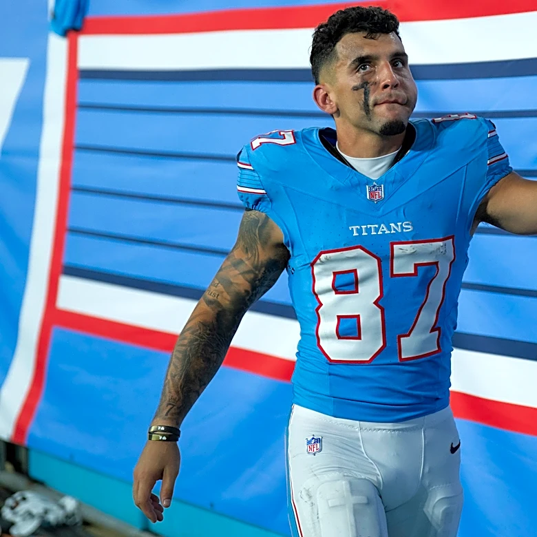 Titans shuffle practice squad: add cornerback, re-sign Xavier Restrepo
