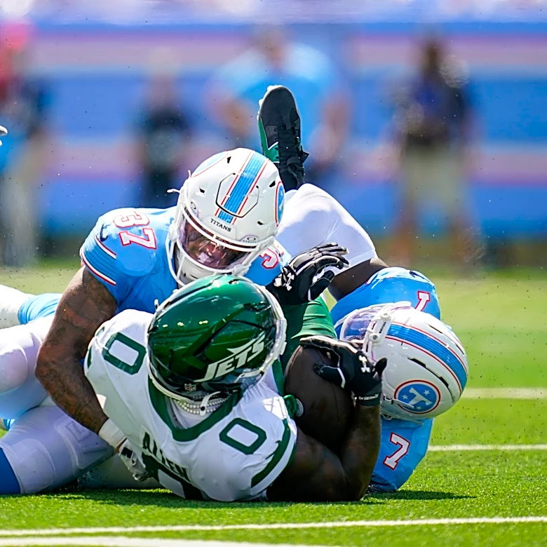 Femi Oladejo was Tennessee Titans' highest-graded player in loss to Jets