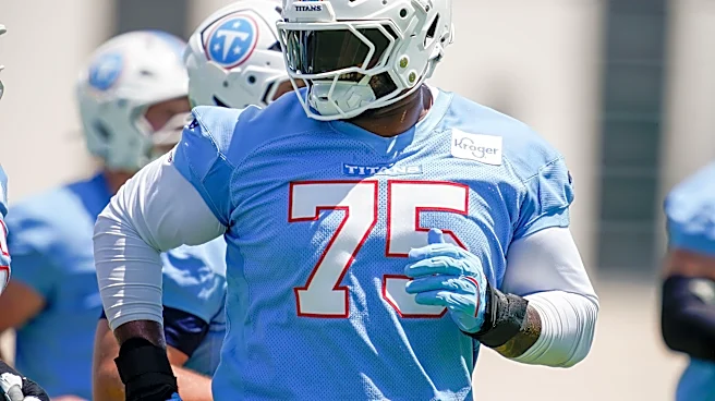 Watch: Titans' Dan Moore proves he's the NFL's worst left tackle