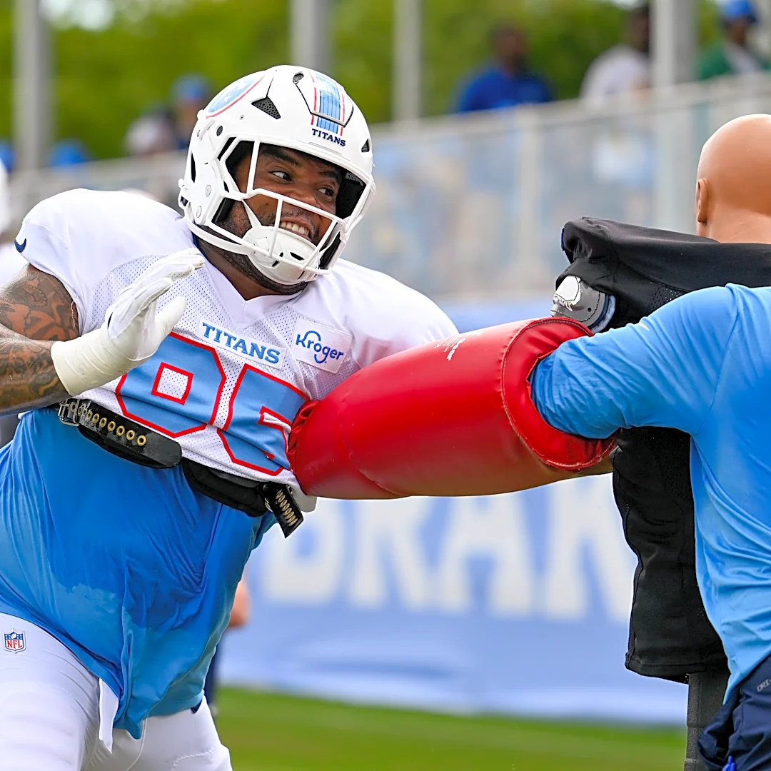 Report: Jordan Elliott retrieved firearm after Titans practice scuffle