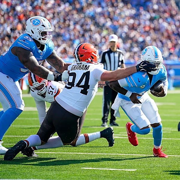 NFL officials did Titans no favors in Sunday's loss to Browns