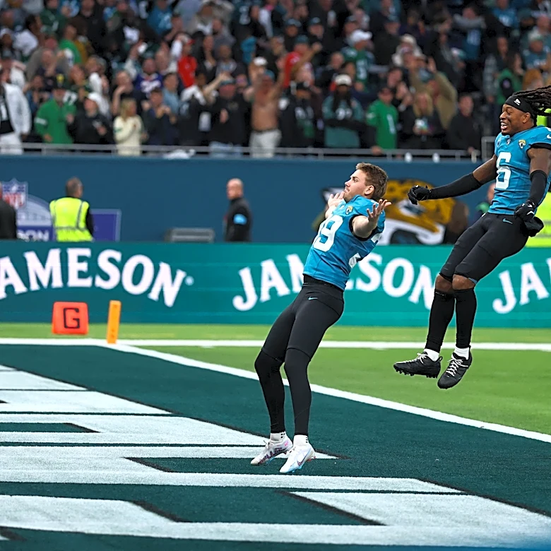 Jaguars stun Eagles on Cam Little's 57-yard field goal