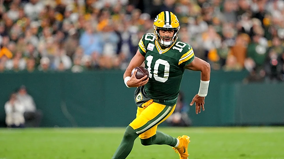 WATCH: Jordan Love with first rushing TD since 2024 vs Cowboys