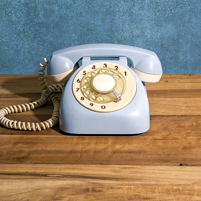 Reflecting on Life Before Cell Phones: A Columnist's Nostalgia