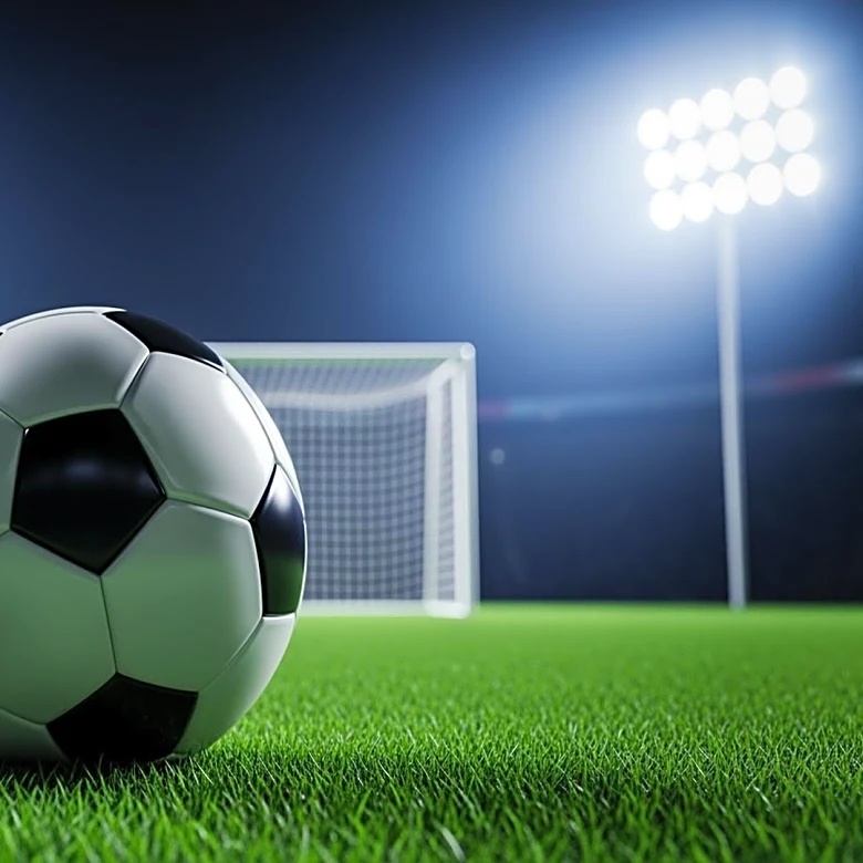 Arsenal Secures 2-1 Victory Over Liverpool with Olivia Smith's Stunning Goal