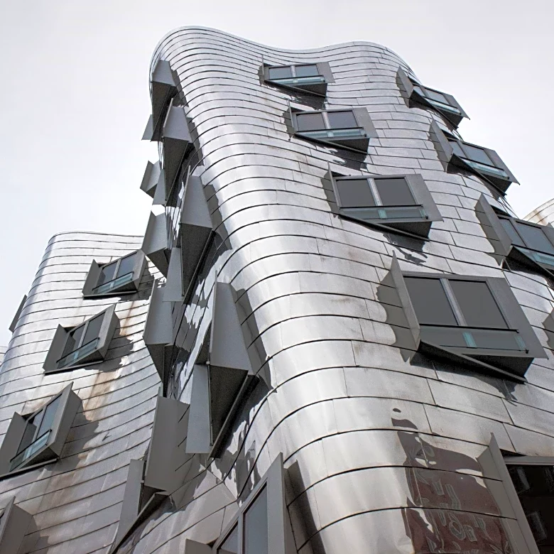 Frank Gehry's Architectural Legacy Celebrated in Chicago