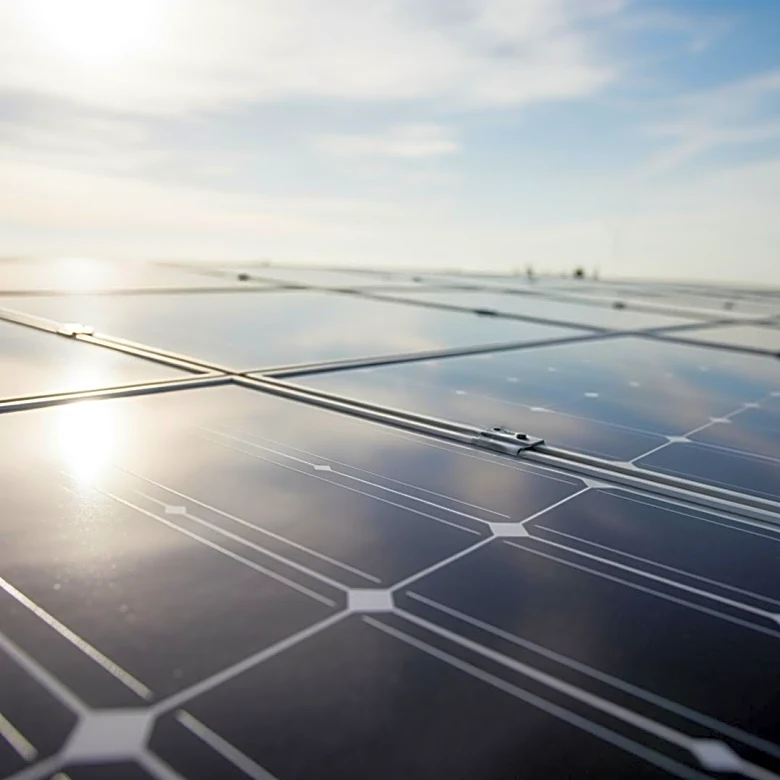 US Solar Industry Expands Despite Federal Policy Challenges