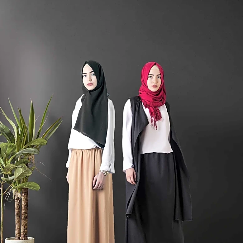 Muslim-Owned Thrift Shop in Harlem Promotes Modest Fashion and Sustainability