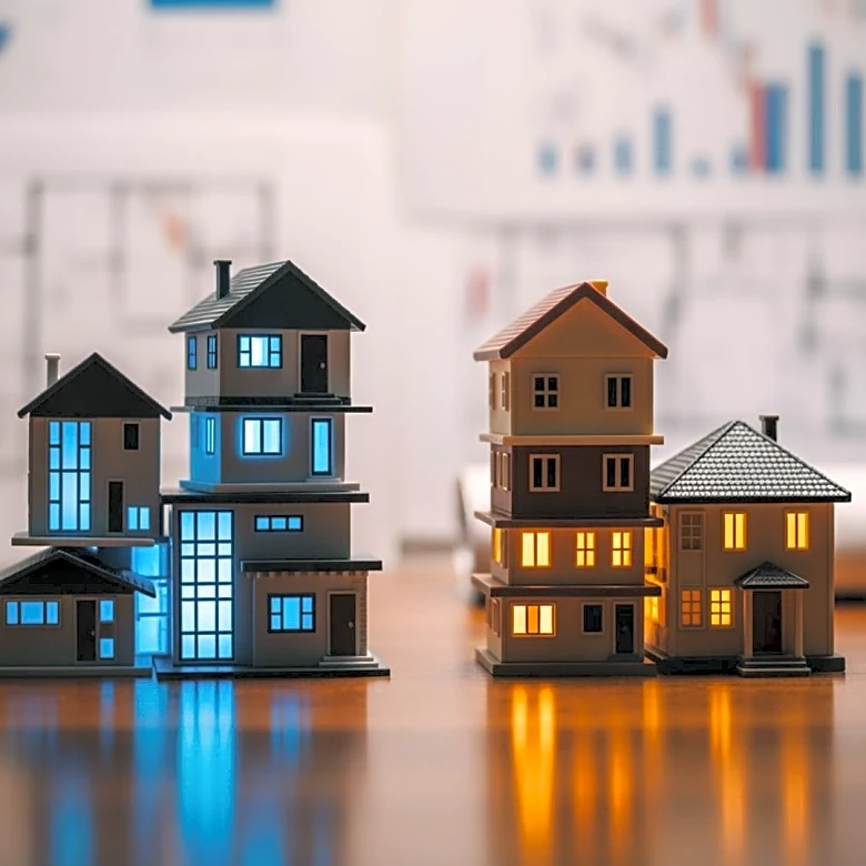 U.S. Housing Market Sees Shift as High-Rate Mortgages Surpass Elite Low-Rate Holders