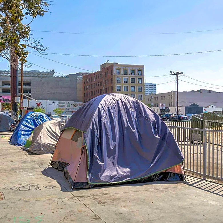 L.A. Photography Exhibition Highlights Loneliness Epidemic in America