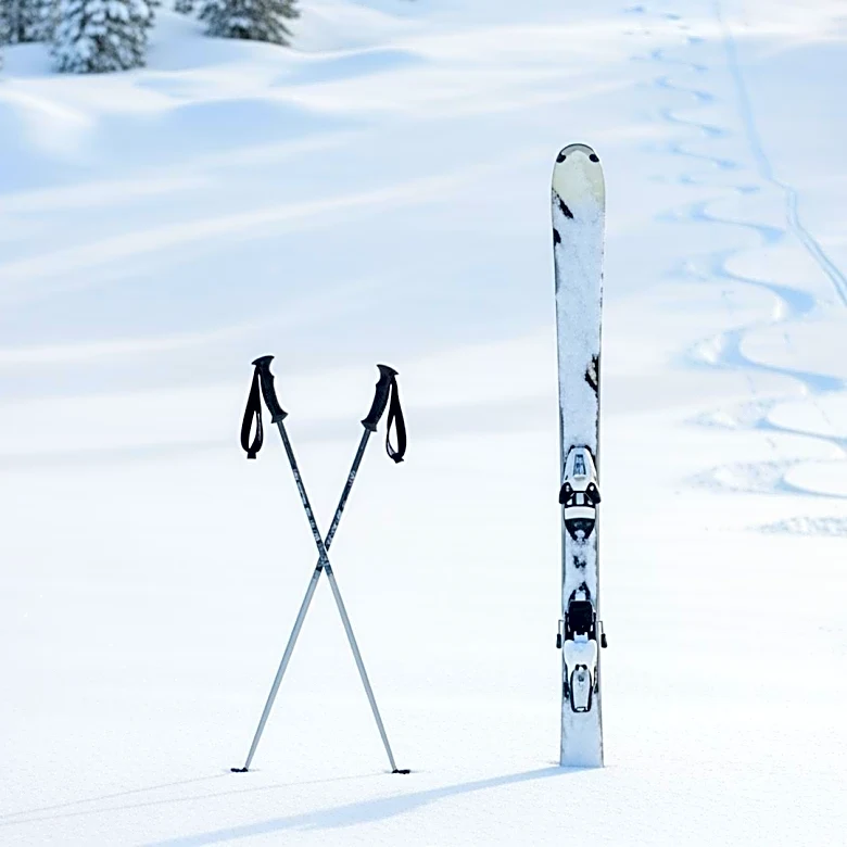 Snoop Dogg Takes Skiing Lessons from Olympian Picabo Street, Resulting in Comedic Moments