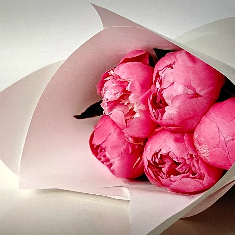 Flower Delivery Services Offer Discounts for Valentine's Day Bouquets