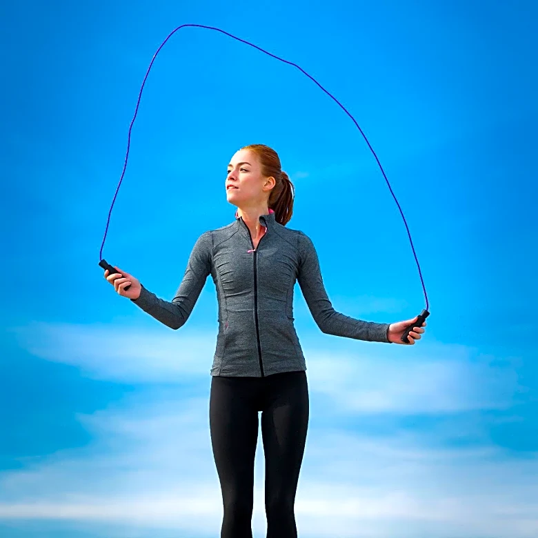 Fitness Trainer Advocates for Daily Skipping Routine to Enhance Health and Fitness