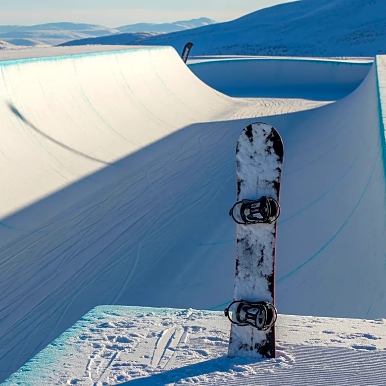 Chloe Kim Advances in Olympic Halfpipe Qualifying Despite Injury