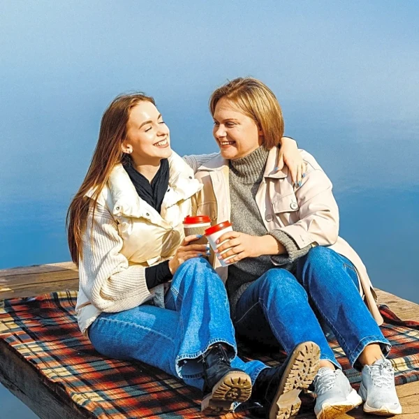 Researcher Challenges Online Dating Norms, Advocates for Compatibility