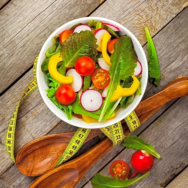 Study Reveals Diets of Centenarians: Omnivores More Likely to Reach 100