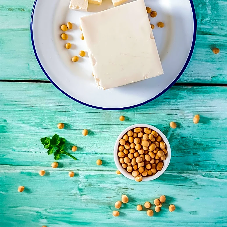 Tofu-Based Cat Litter Gains Popularity for Health and Environmental Benefits