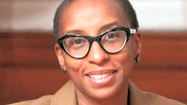 Harvard Professor Leslie John Explores the Benefits of Oversharing for Longevity