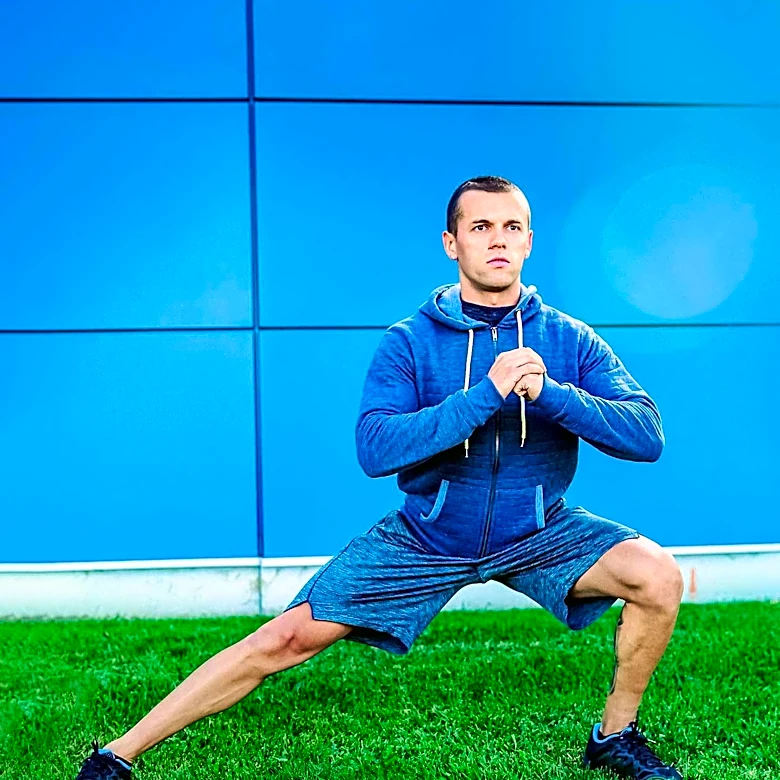 53-Year-Old PT Recommends Six Compound Exercises for Beginners