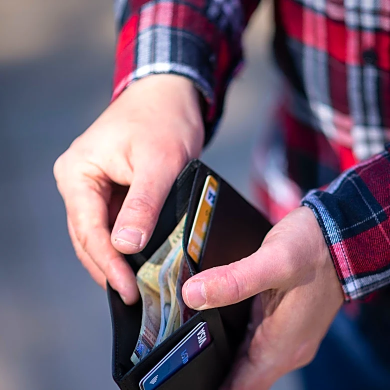 Maryland Mother Reimburses Street Vendor After Son's Theft Caught on Livestream