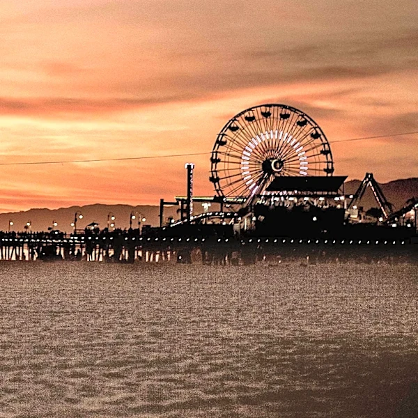 Walking Tour from Silver Lake to Santa Monica Beach Highlights L.A.'s Urban Landscape