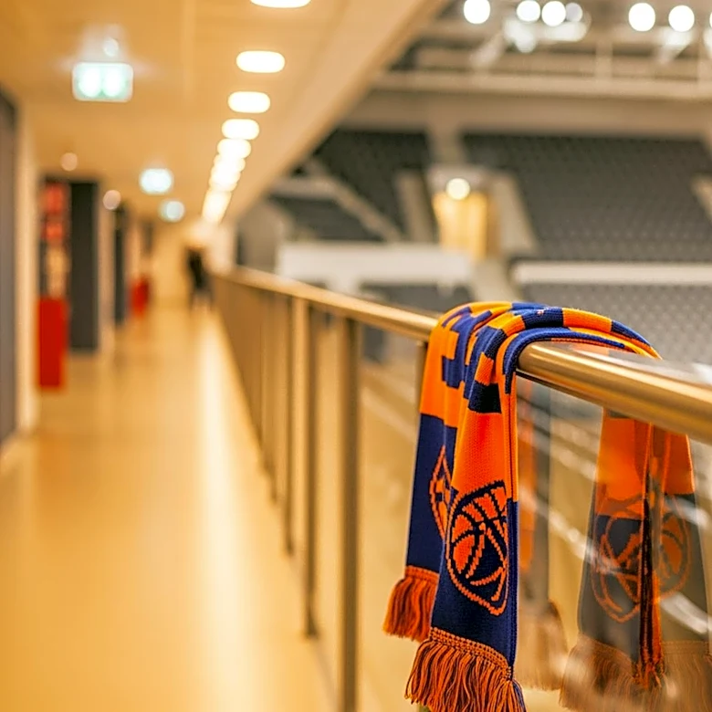 Illini Fans Travel to Indianapolis for Final Four Matchup Against Connecticut