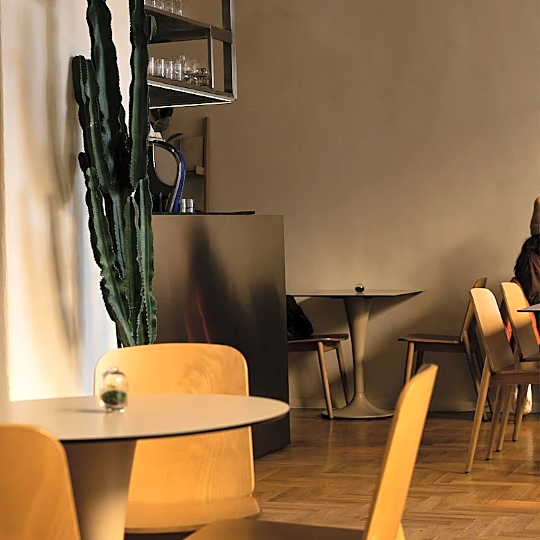 Vienna's Coffee Culture Evolves with Innovative Cafés Embracing Tradition and Modernity