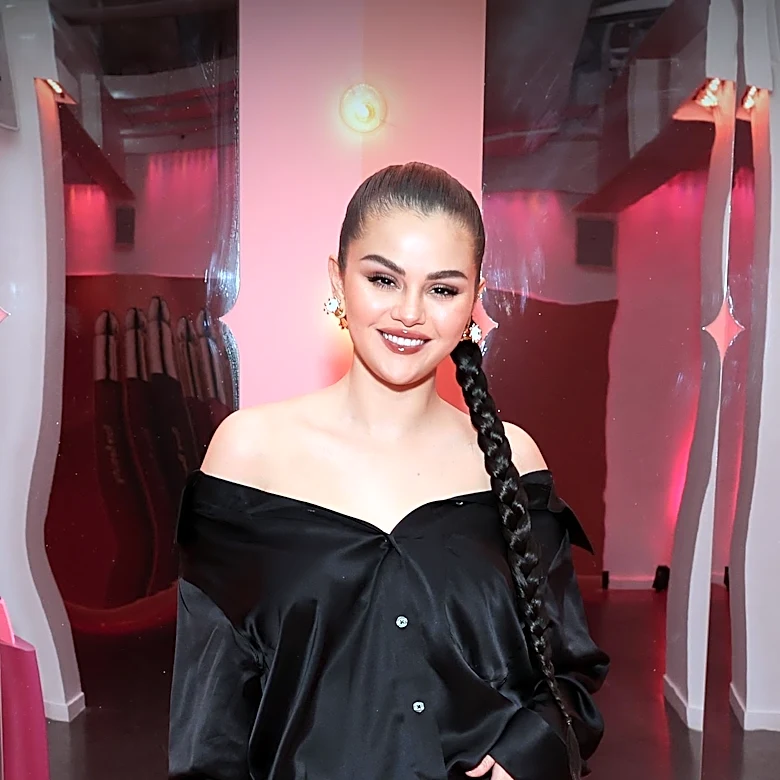 Selena Gomez Embraces Pop of Pink Trend at Rare Beauty Event