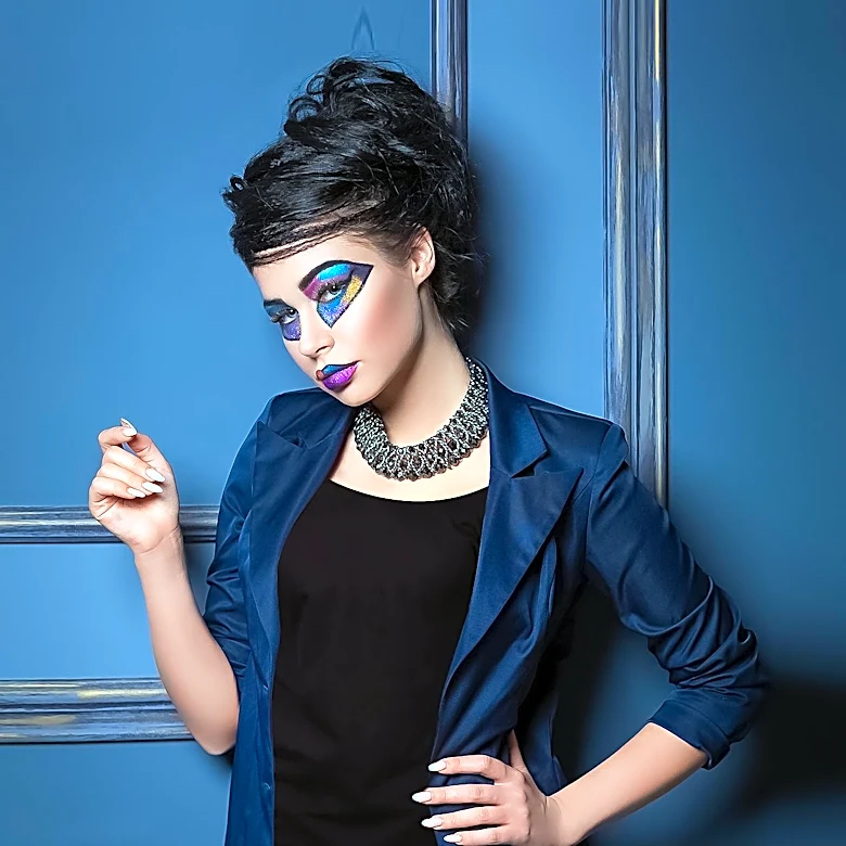 Maximalist Beauty Trend: Blue Eyeshadow Takes Center Stage in 2026