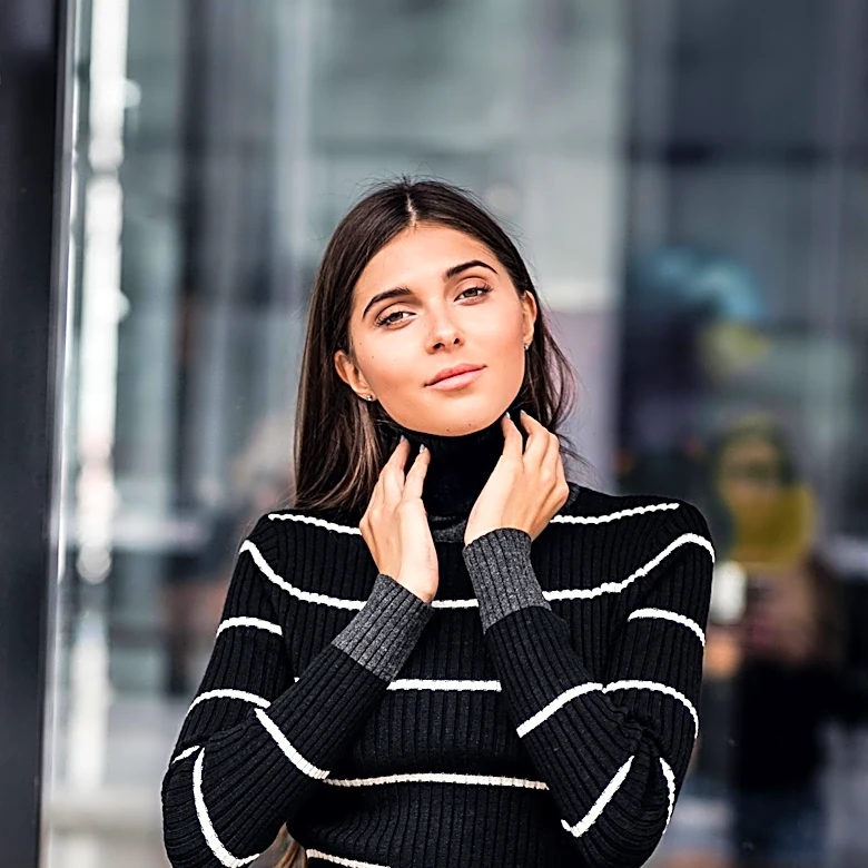 Influencer Elena Taber Accused of Using Fake Accounts to Promote Herself and Bully Rivals