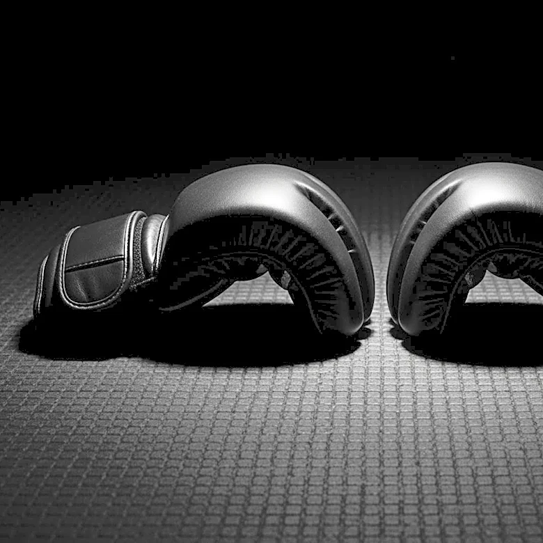 Luke Rockhold Offers Strategy for Khamzat Chimaev Against Sean Strickland