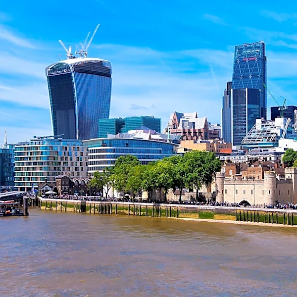 Returning to London: A Journalist Reflects on Cultural Differences After a Decade in the U.S.