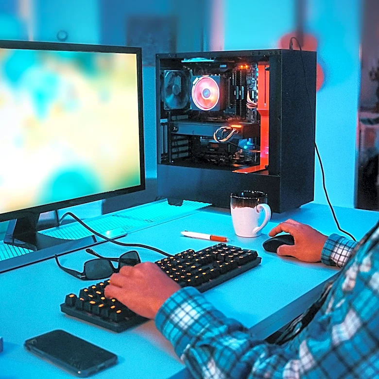 Gen Z's Cyberdeck Craze Highlights DIY Tech Movement