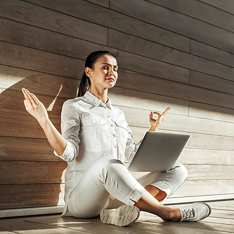 Digital Minimalism Gains Popularity as People Reevaluate Device Usage