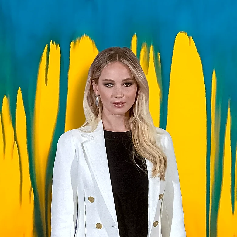 Jennifer Lawrence Embraces Primary Colors in Spring Fashion Trend