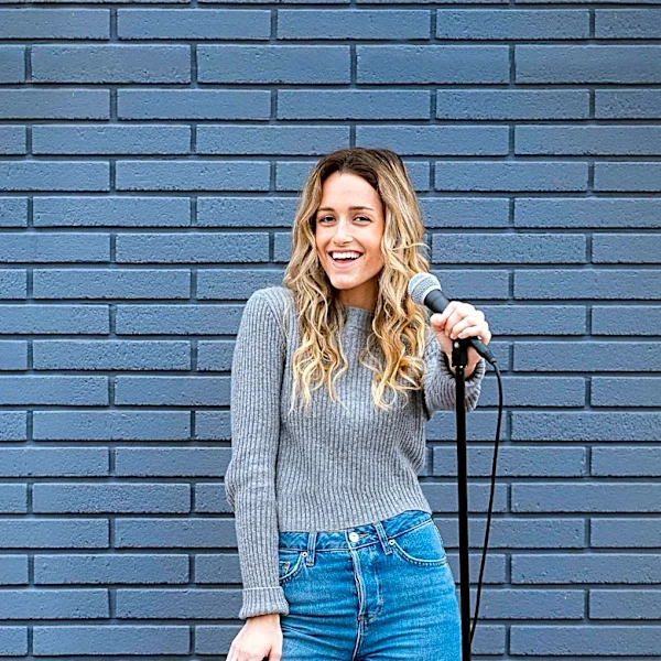 Nikki Glaser Discusses Unique Relationship Dynamics with Boyfriend Chris Convy