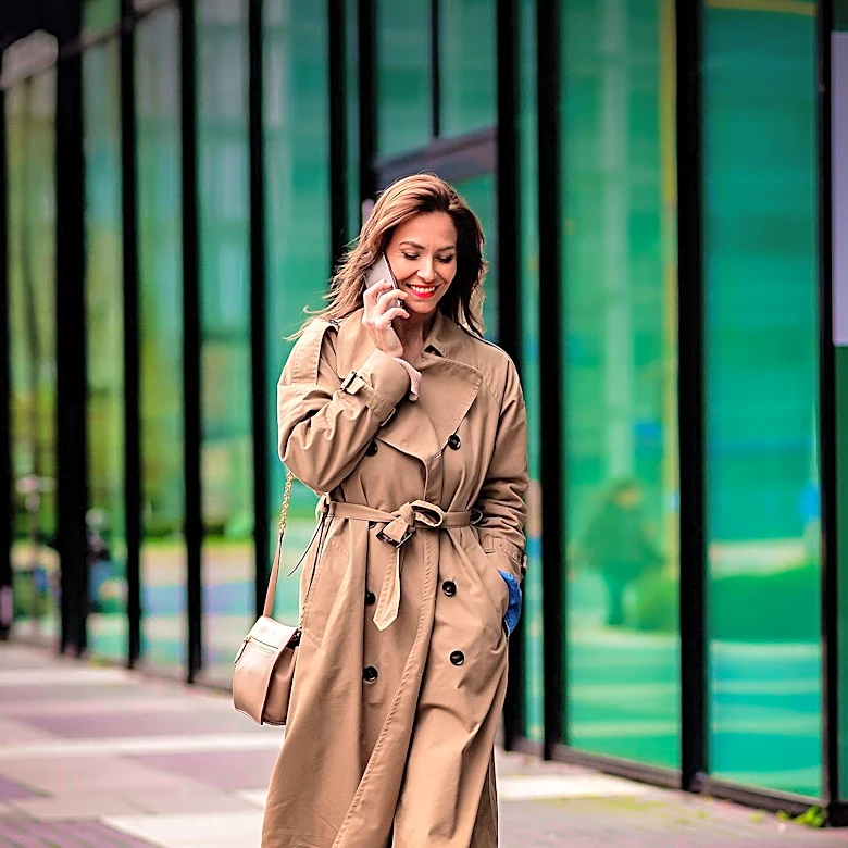 Stylist-Approved Spring Coats for Midlife Women Highlight Versatility and Comfort