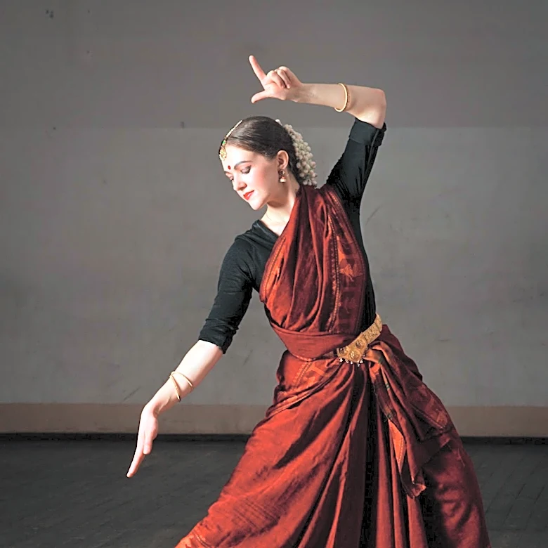 Research on Pose-Based Interaction Enhances Digital Dunhuang Dance Heritage