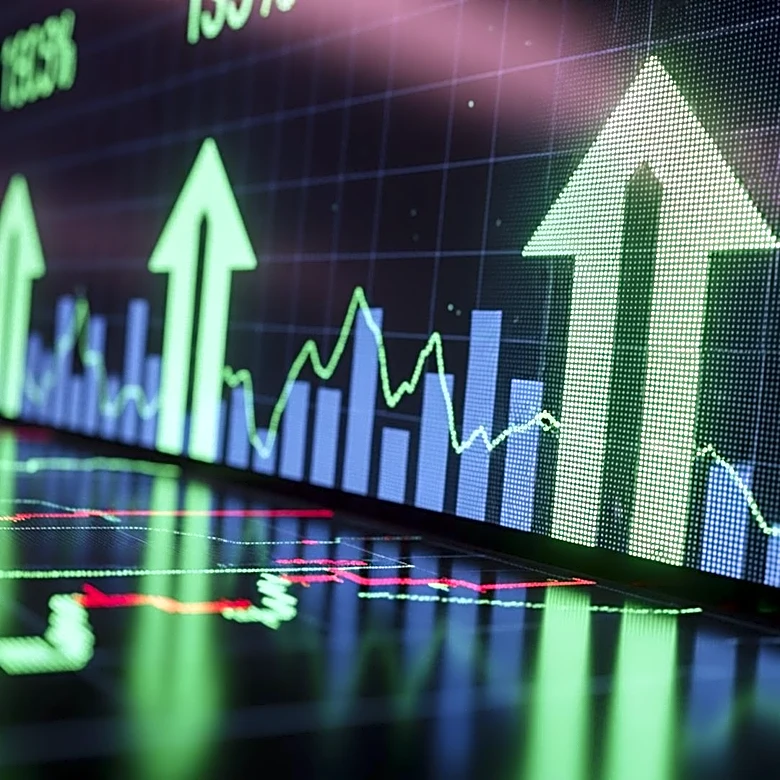 Fast Retailing's Profit Forecast Boosts Shares to Record High