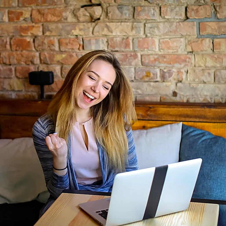 Digital Body Language: Key to Success in Online Dating