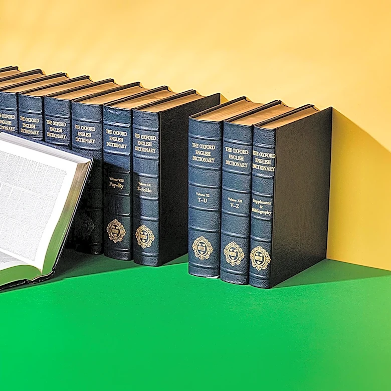 Merriam-Webster's Color Definitions: The Role of I.H. Godlove and Margaret Godlove in Shaping Color Standards